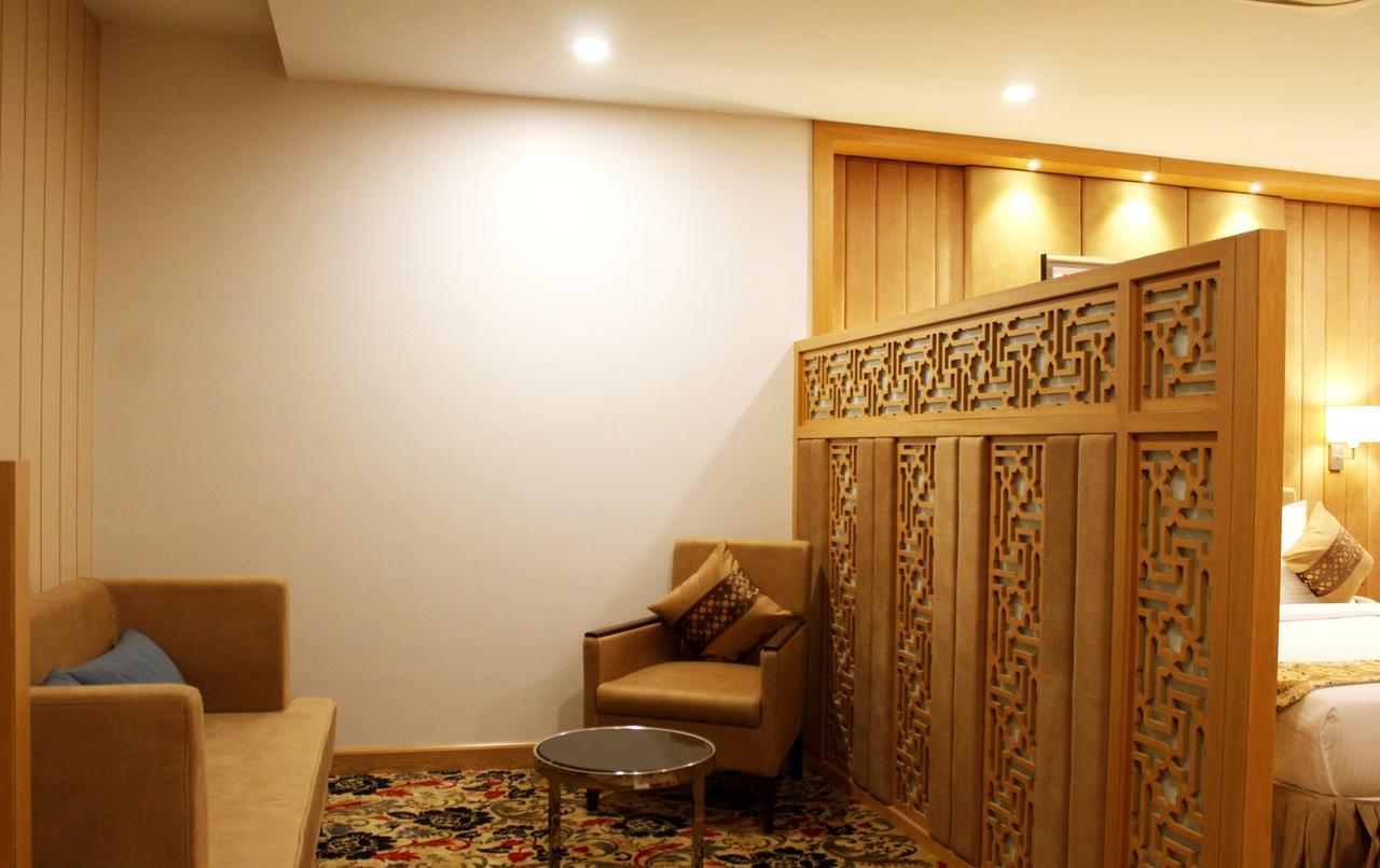 Skk Blu Hotel & Spa Udajpur Zewnętrze zdjęcie